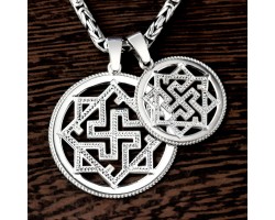 Оберег Валькирия из серебра в круге-foto3