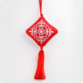 Вышивка оберег со славянским символом Алатырь